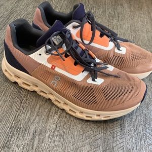 On Cloudstratus running shoes